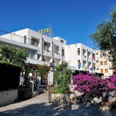 Hotel Apeneste Mattinata Dış mekan fotoğraf