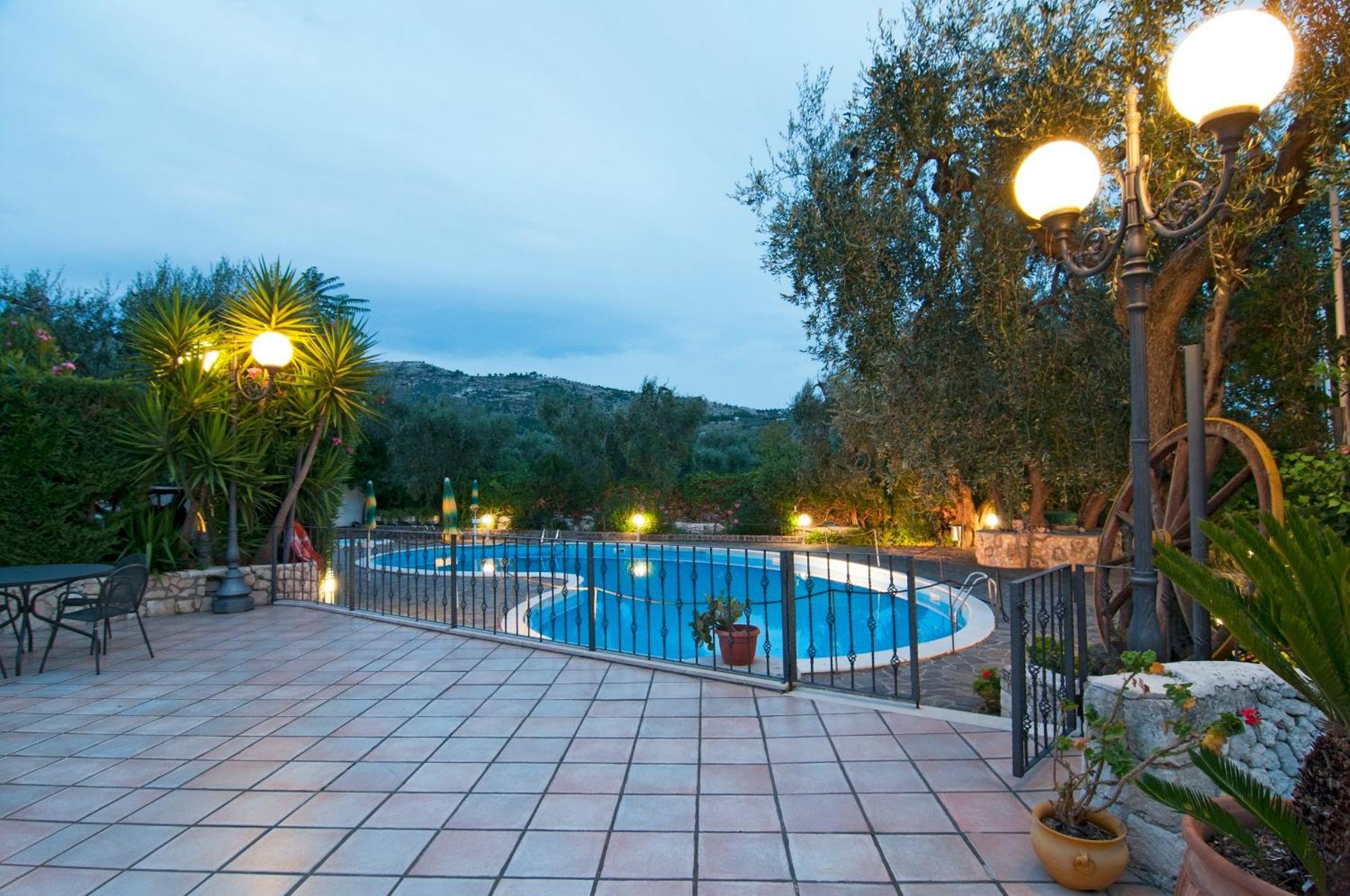 Hotel Apeneste Mattinata Dış mekan fotoğraf