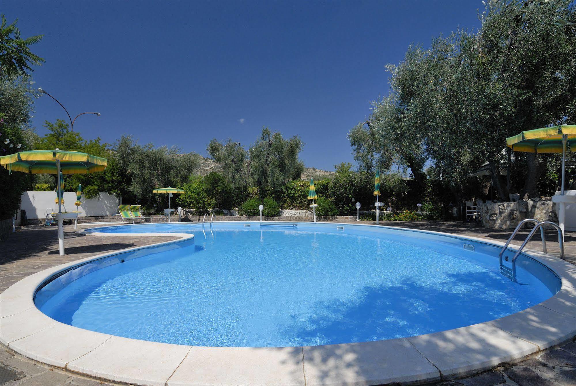 Hotel Apeneste Mattinata Dış mekan fotoğraf