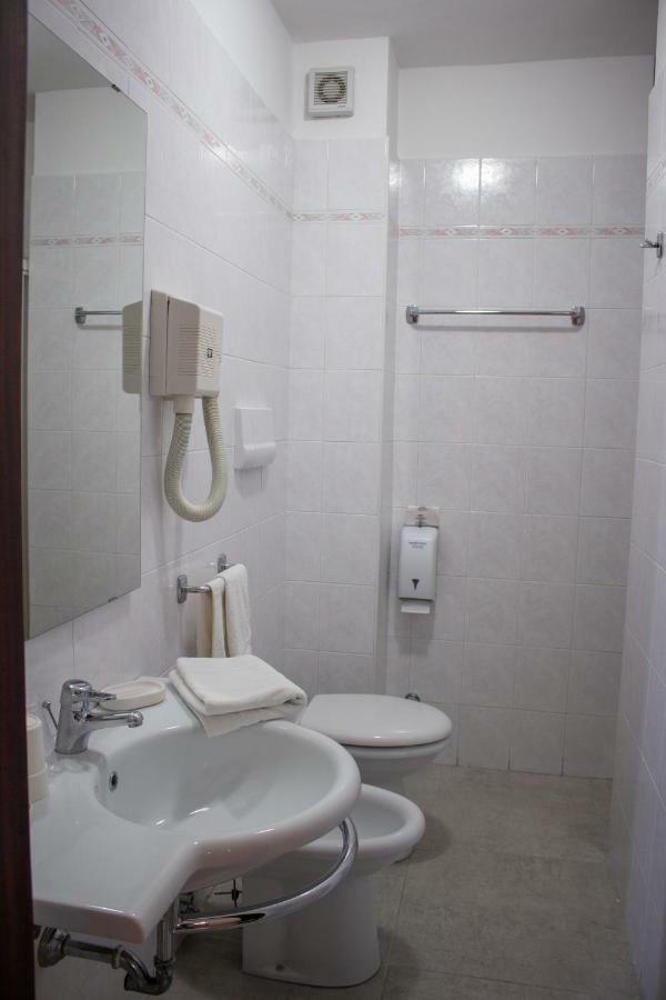Hotel Apeneste Mattinata Dış mekan fotoğraf